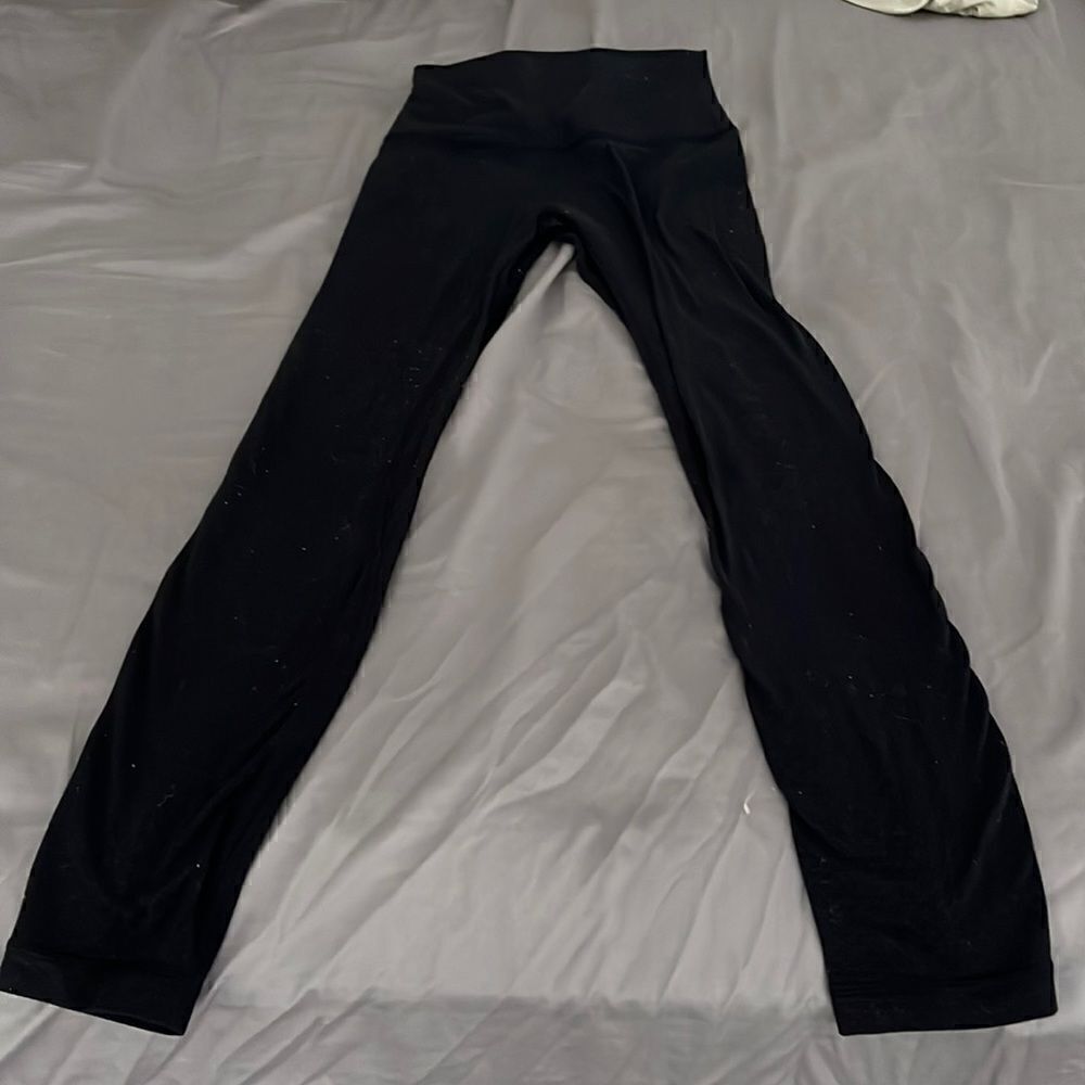 Lululemon black align pants with pattern, sz 2
Great for everyday wear!